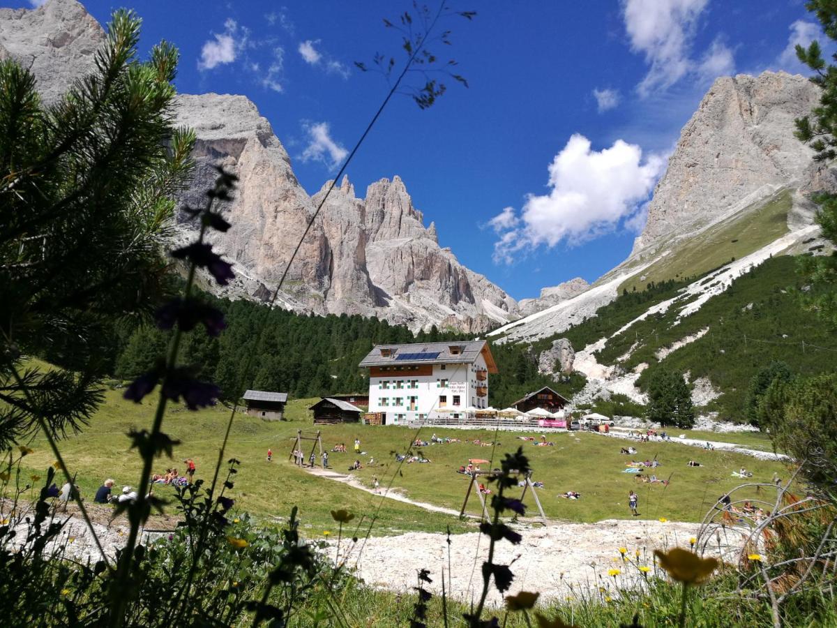Rifugio Stella Alpina Spiz Piaz Per Escursionisti Hotel Pozza di Fassa Kültér fotó