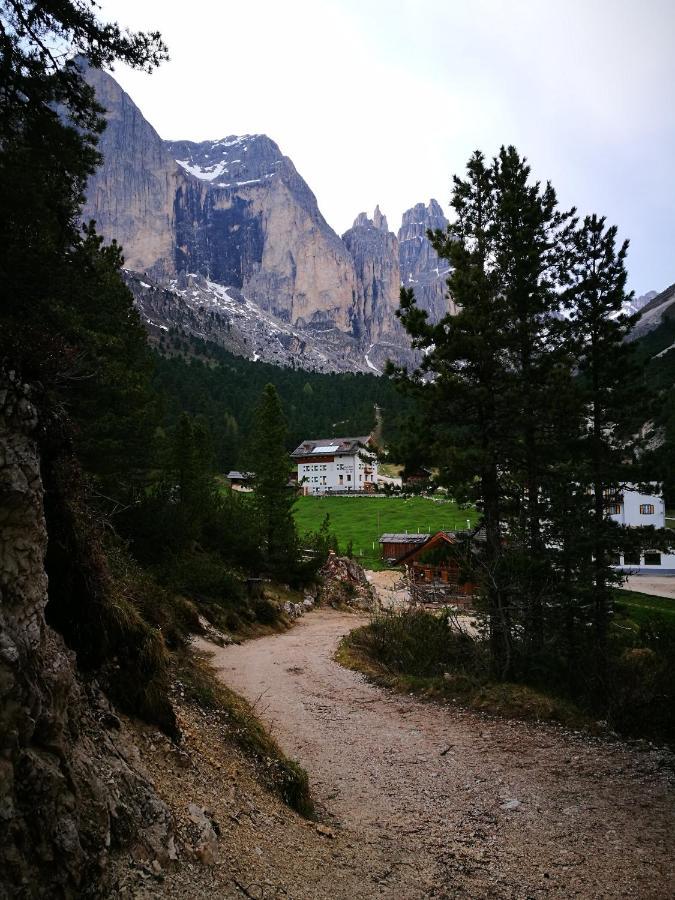 Rifugio Stella Alpina Spiz Piaz Per Escursionisti Hotel Pozza di Fassa Kültér fotó
